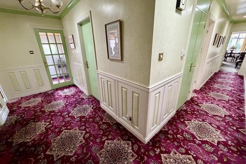 2 bedroom detached bungalow for sale, The Mews, Over Hall Park, Mirfield