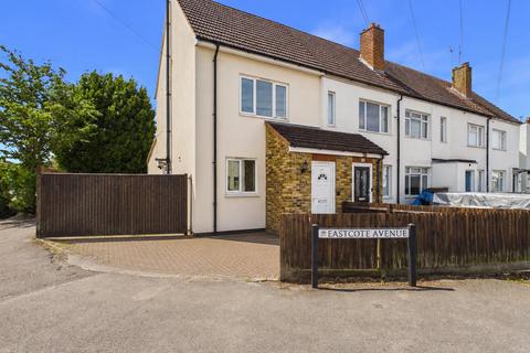 Eastcote Avenue, West Molesey