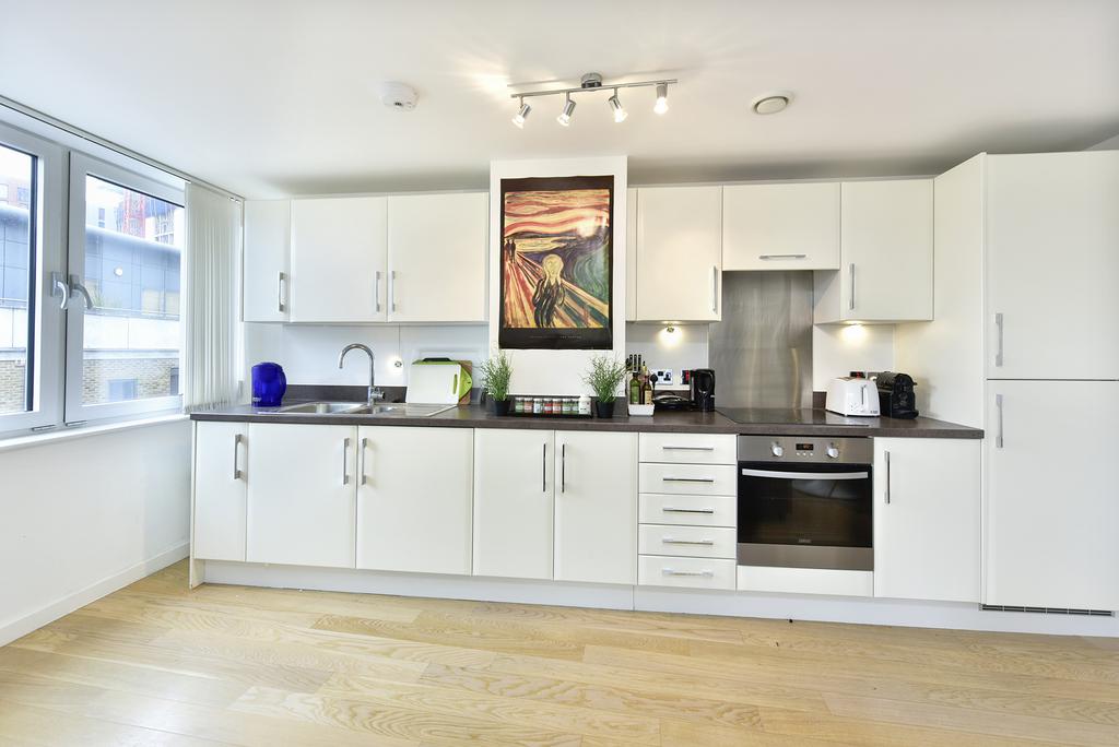 Apartment in Islington - View 3