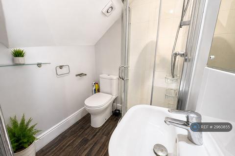 1 bedroom in a house share to rent, Waverley Road, Reading, RG30