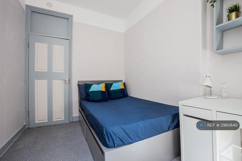 2 bedroom flat to rent, Tavistock, London, WC1H