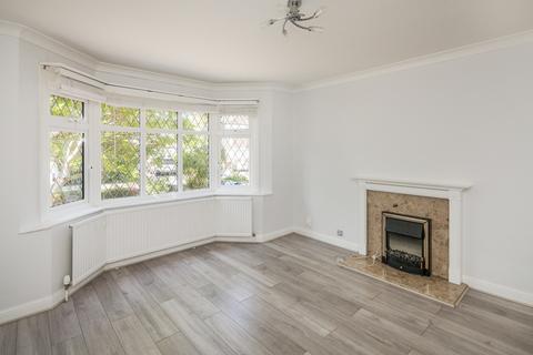4 bedroom detached house to rent, Graham Close Shirley CR0