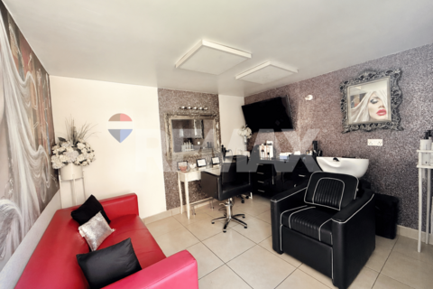 4 bedroom semi-detached house to rent, Victoria Road, Barking IG11