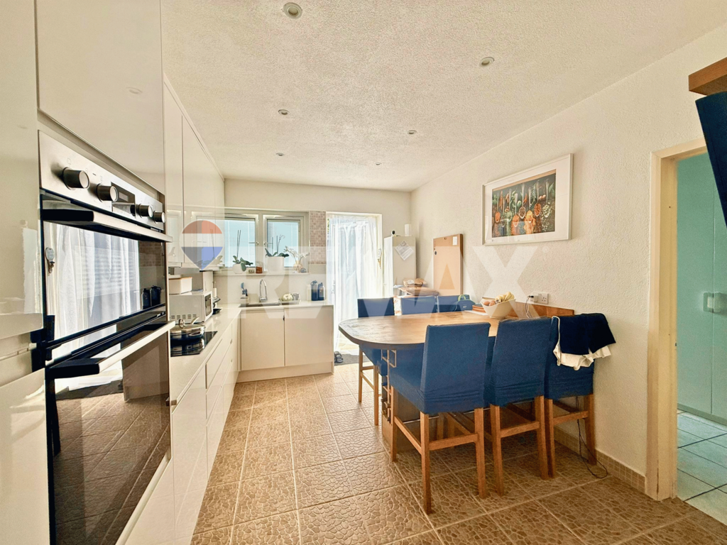 Kitchen, open plan living