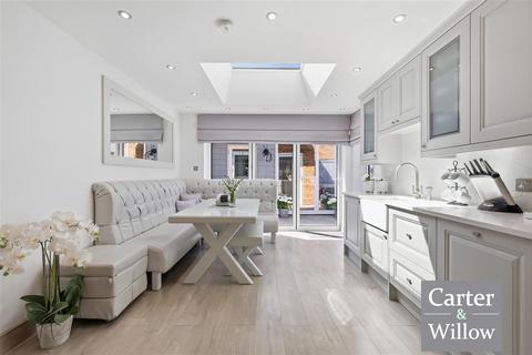 5 bedroom end of terrace house for sale, Burdetts Road, Dagenham, Essex
