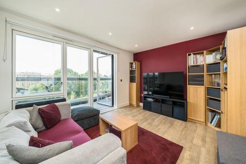 2 bedroom flat for sale, Station Road, London N11