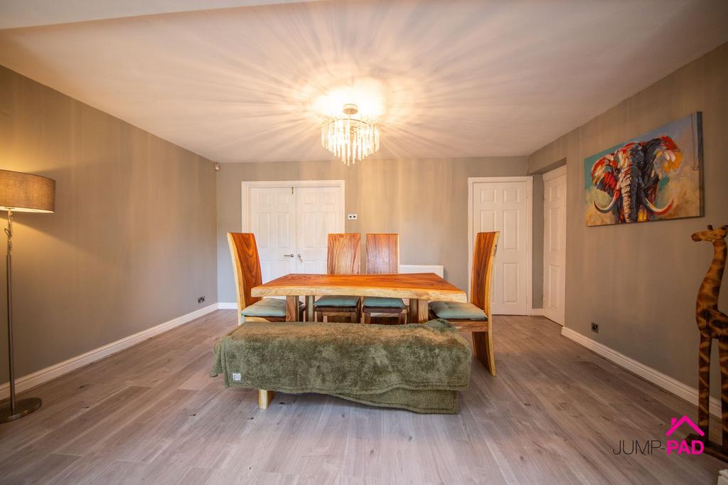 Dining/family room