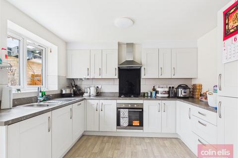4 bedroom detached house for sale, Millfields Drive, Scarborough