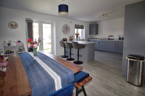 4 bedroom detached house for sale, Brewton drive, Deeping St James