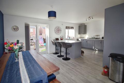 4 bedroom detached house for sale, Brewton drive, Deeping St James