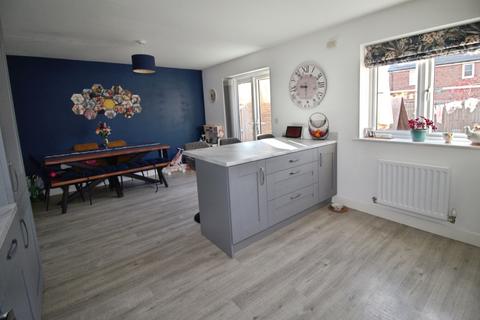4 bedroom detached house for sale, Brewton drive, Deeping St James