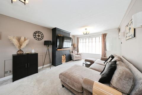 3 bedroom detached house for sale, Dalebrook Road, Burton-On-Trent
