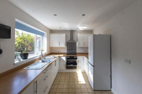 3 bedroom detached bungalow to rent, Chantry Avenue, Hartford, CW8
