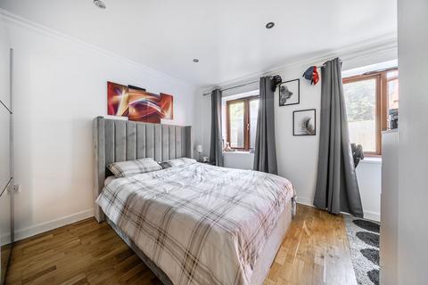 2 bedroom flat for sale, Island Road, London, SE16