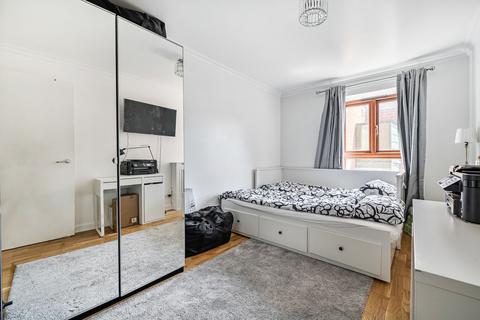 2 bedroom flat for sale, Island Road, London, SE16