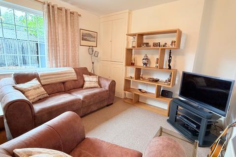 2 bedroom end of terrace house for sale, Warren Cottages, Crawley