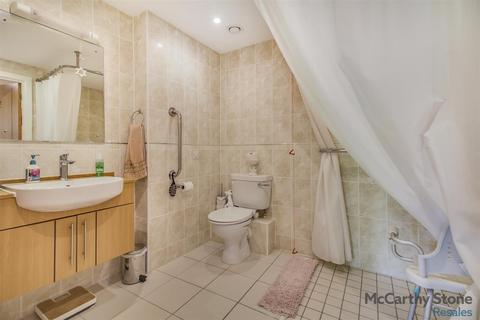 1 bedroom apartment for sale, Mandeville Court, Darkes Lane, Potters Bar, Hertfordshire, EN6 1BZ