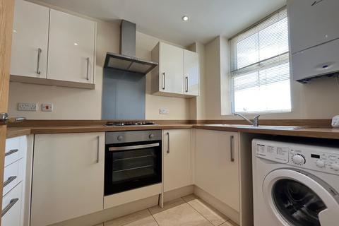 2 bedroom terraced house to rent, Derby Road, Uttoxeter