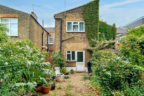 1 bedroom flat for sale, 47A Pearcroft Road, Leyton, London, E11 4DP