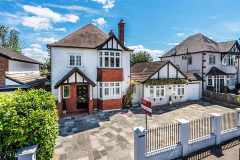 Holland Avenue, Cheam, SM2