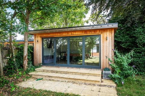 6 bedroom detached house for sale, Holland Avenue, Cheam, SM2