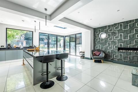6 bedroom detached house for sale, Holland Avenue, Cheam, SM2