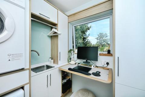 1 bedroom flat for sale, Springfield Road, Brighton