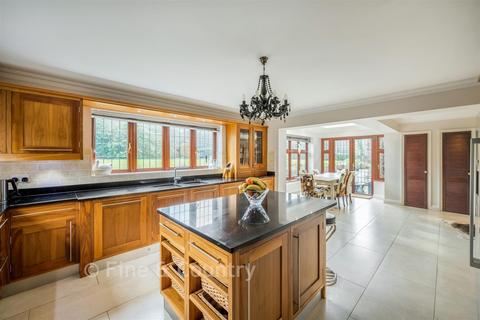 6 bedroom detached house for sale, Brightling Road, Robertsbridge TN32