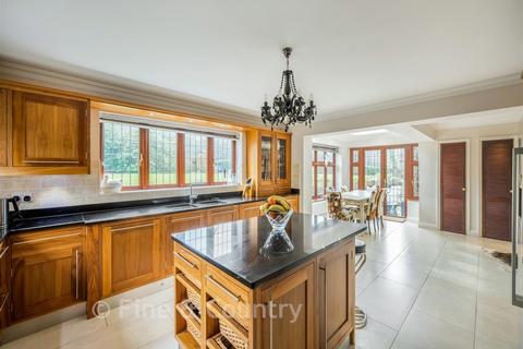 6 bedroom detached house for sale, Brightling Road, Robertsbridge TN32