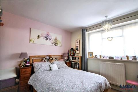 2 bedroom flat for sale, Longfield Crescent, Surrey KT20
