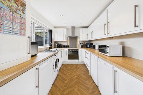 3 bedroom house to rent, Buckfast Close, Cheshire SK10