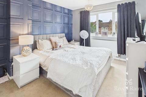 3 bedroom house to rent, Buckfast Close, Cheshire SK10