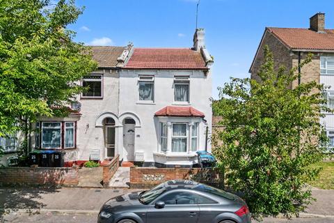 Oatlands Road, Enfield