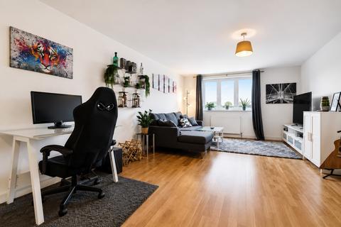 1 bedroom ground floor flat for sale, Stane Grove, London