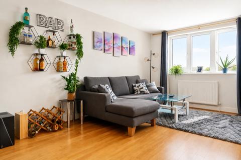 1 bedroom ground floor flat for sale, Stane Grove, London