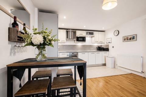 1 bedroom ground floor flat for sale, Stane Grove, London