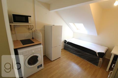 Studio to rent, Bramble Street, Coventry