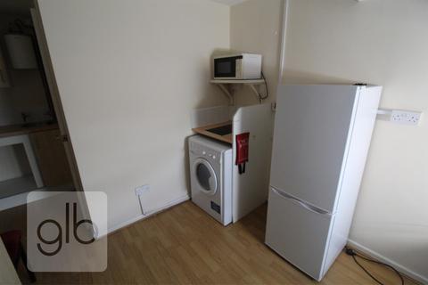 Studio to rent, Bramble Street, Coventry