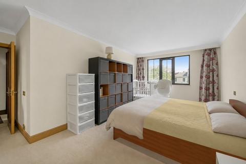 2 bedroom flat for sale, Cavendish House, 21 Wellington Road, St John's Wood, London