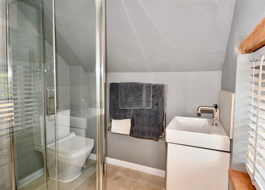 Refitted en suite