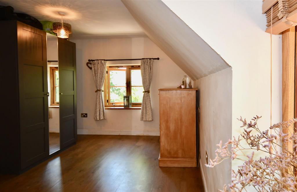 Bedroom/dressing room