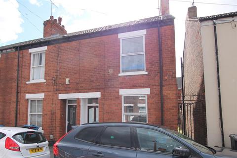 2 bedroom terraced house to rent, Blaydes Street, HU6