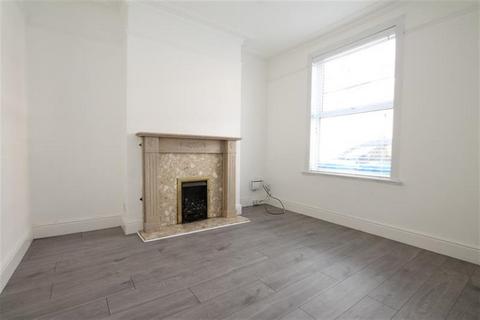 2 bedroom terraced house to rent, Blaydes Street, HU6