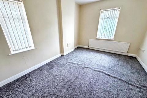 2 bedroom flat for sale, Street, Byker, Newcastle upon Tyne, Tyne and Wear, NE6 1RJ