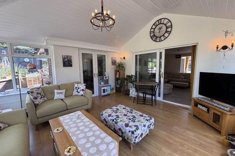 4 bedroom detached house for sale, 35 Ridgewood Avenue, Oldham