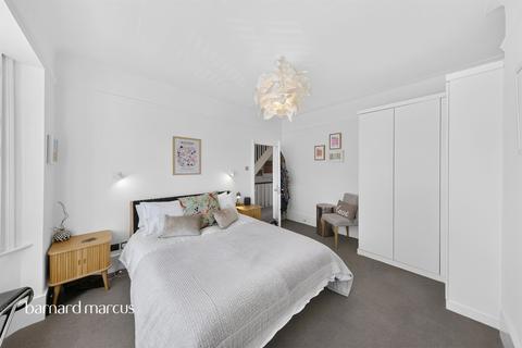 5 bedroom semi-detached house for sale, Coval Road, London