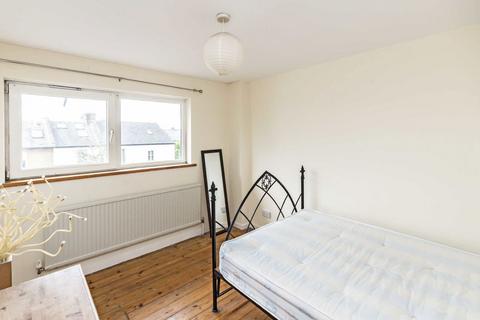 4 bedroom flat to rent, Elm Road, Kingston Upon Thames KT2