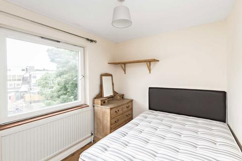 4 bedroom flat to rent, Elm Road, Kingston Upon Thames KT2
