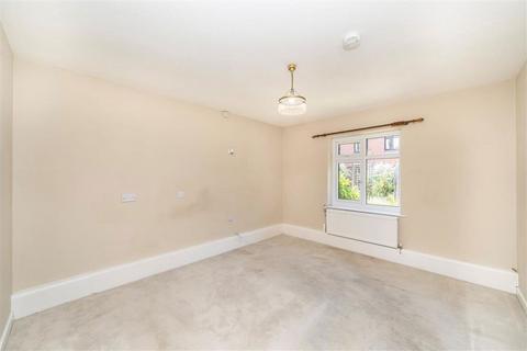 1 bedroom flat for sale, Westcombe Park Road, London SE3