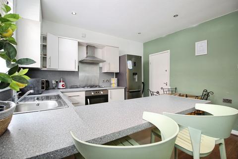 3 bedroom terraced house for sale, Burley Lodge Terrace, Leeds